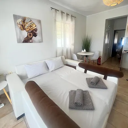 Apartment Ofrynio Seafront *
