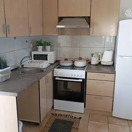 Ofrynio Seafront Apartment *